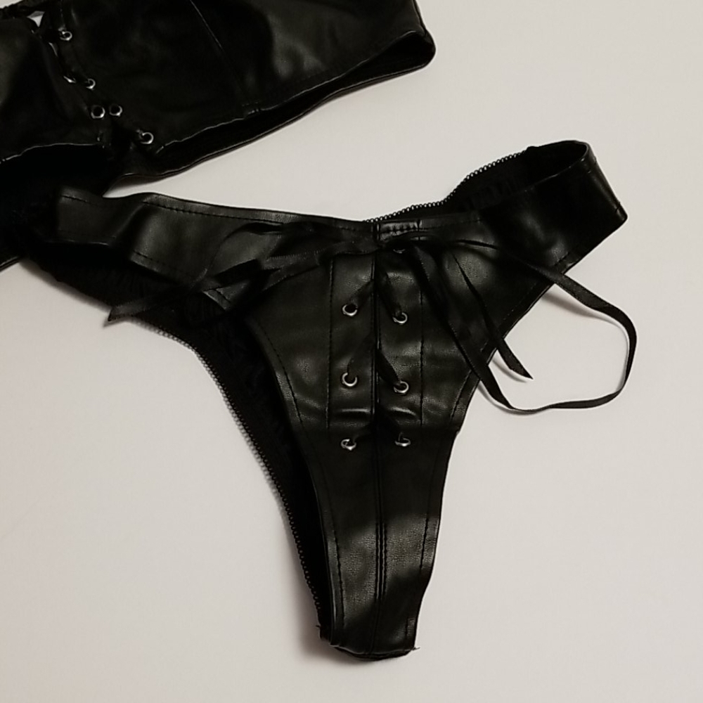 SOLD OFF SITE....  Lingerie set sz M - Picture 9 of 13